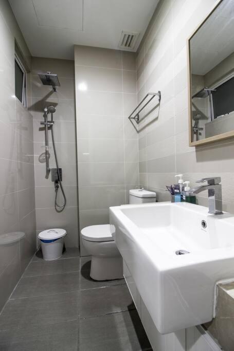 Binjai8 Klcc @ By Shahjalal Suites クアラルンプール エクステリア 写真
